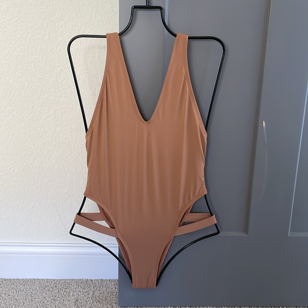 NEW Dippin’ Daisy’s Nude Onepiece Swimsuit